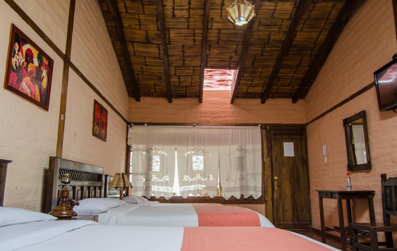 Hotel Bambu Riobamba Exterior photo